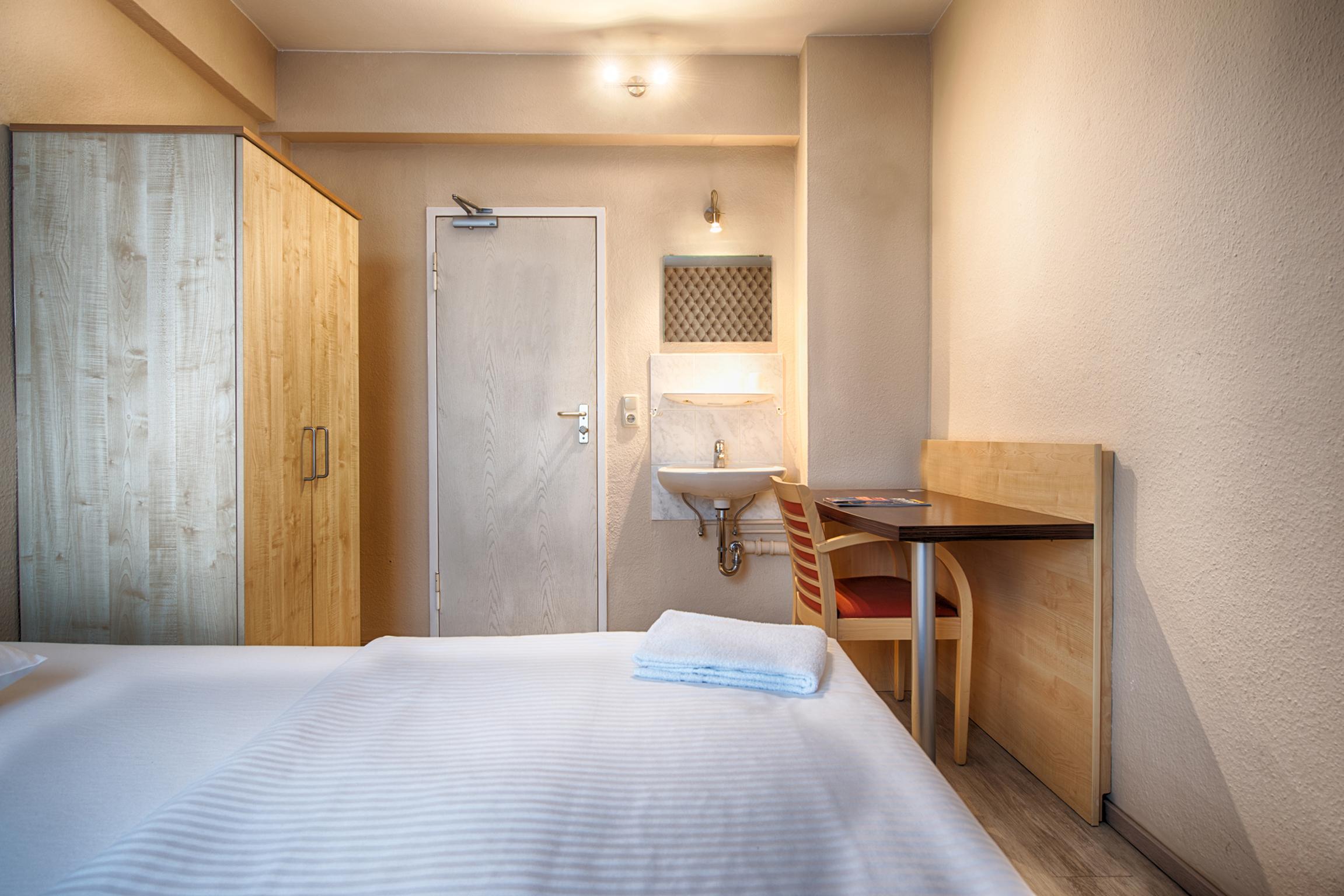enjoy hostel Berlin City West Buitenkant foto