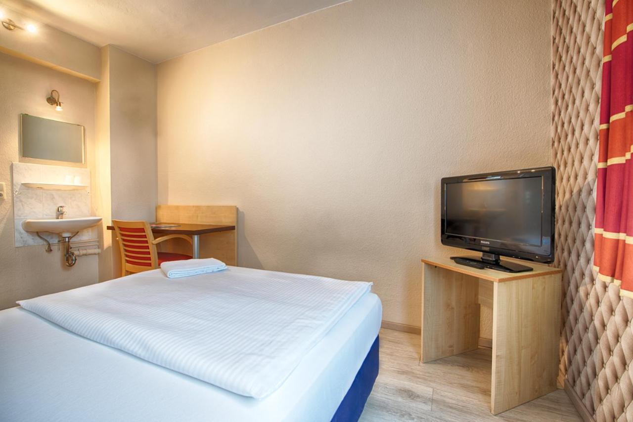 enjoy hostel Berlin City West Buitenkant foto