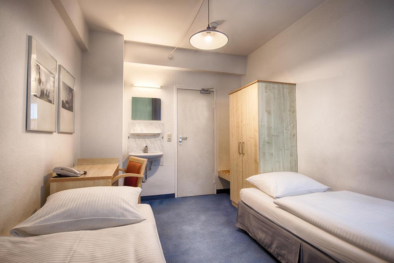 enjoy hostel Berlin City West Buitenkant foto