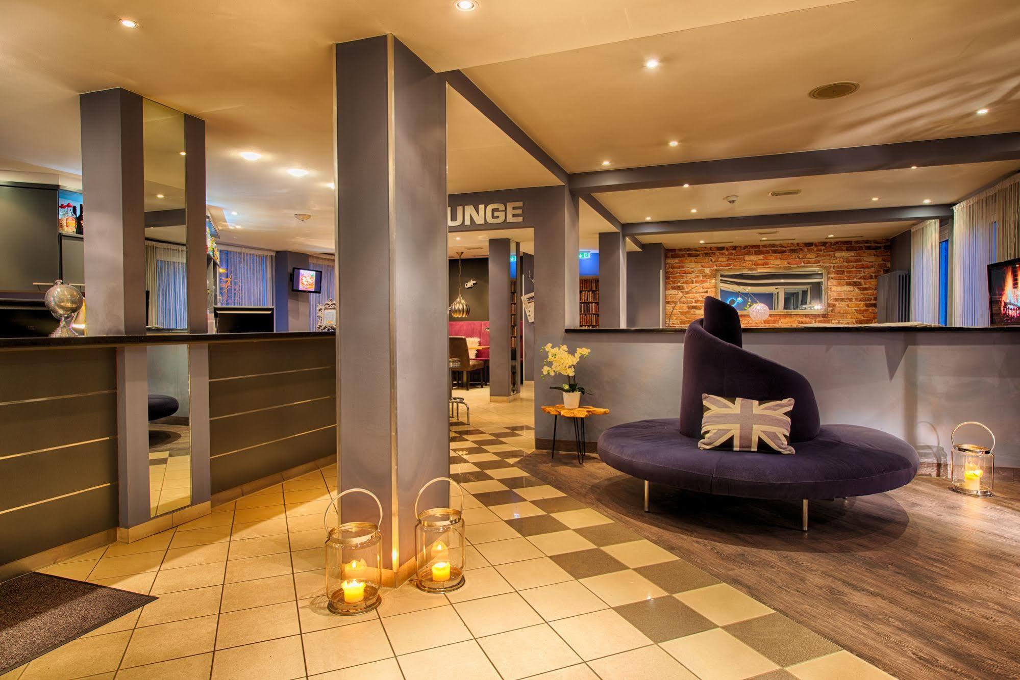 enjoy hostel Berlin City West Buitenkant foto